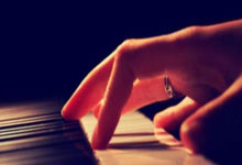 开云下载-卡尔蒂斯冲击冠军，锋线磨合进入关键期