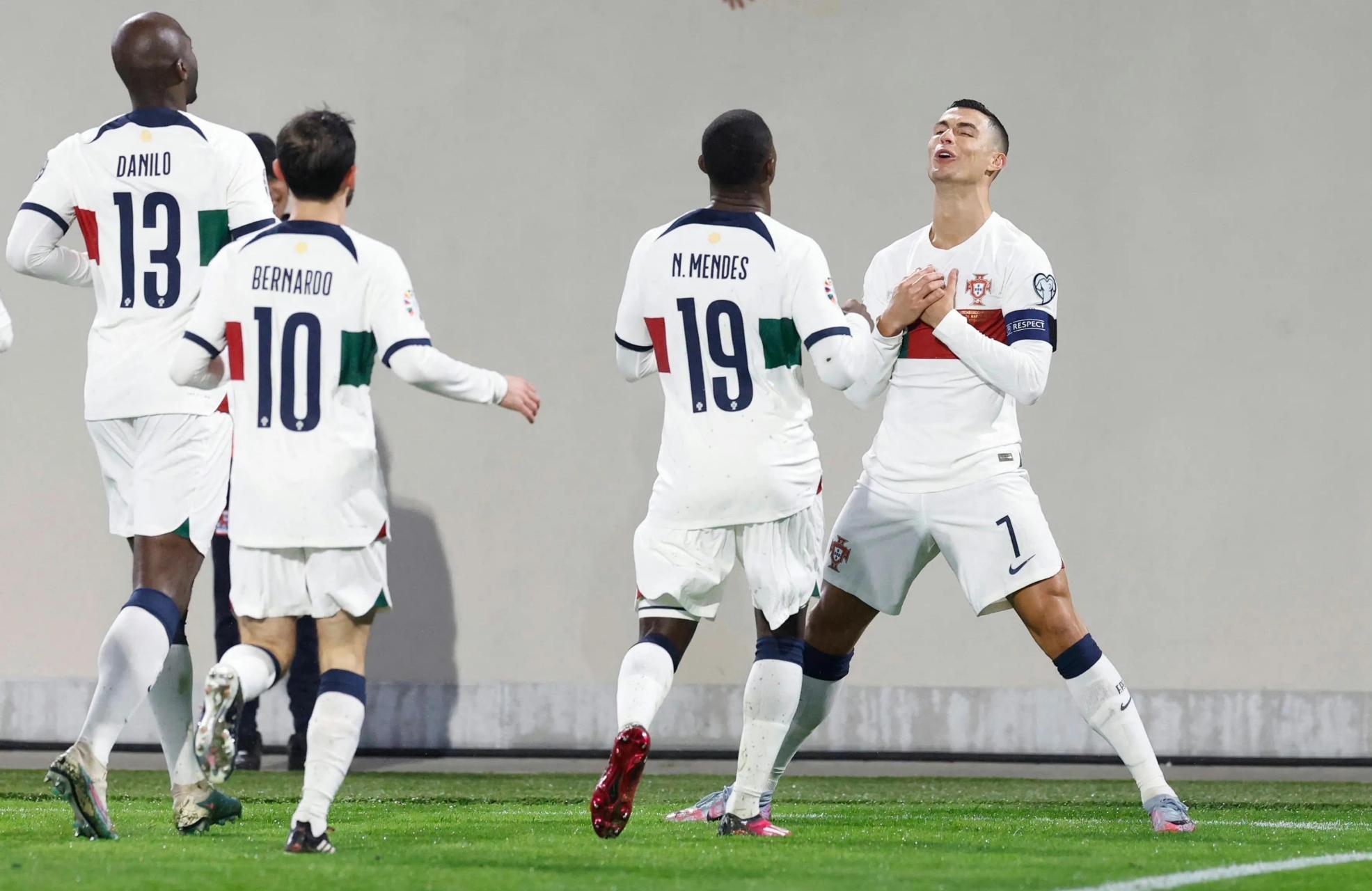 乌克兰首发阵容曝光，备战卢森堡，迈向欧洲杯决赛赛的简单介绍