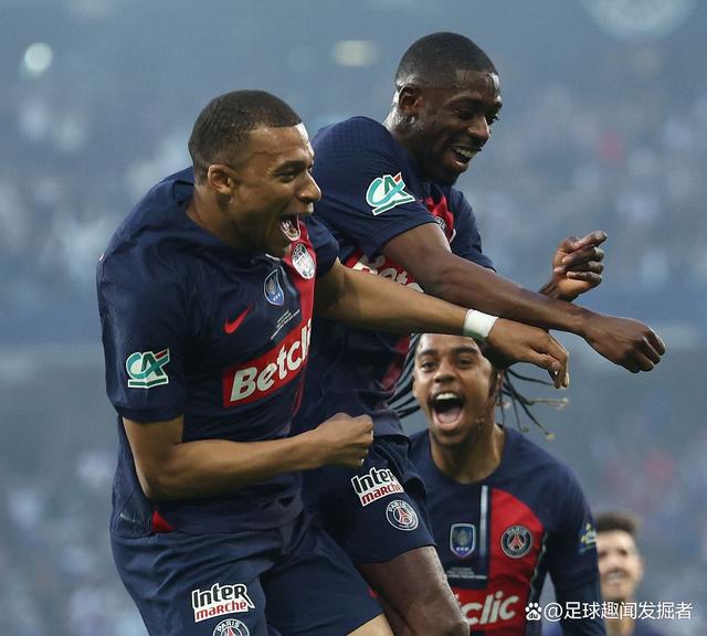 关于里昂中卫表现稳定，球队防守屡屡建功的信息