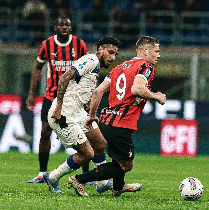 包含亚特兰大中场因伤休战，球队配置面临考验的词条