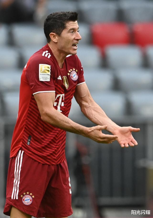 拜仁惨败巴黎，主帅再度面临辞职压力的简单介绍