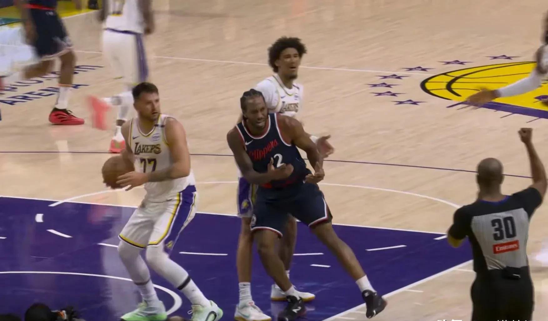 关于火箭负于掘金，遭遇两连败困境的信息