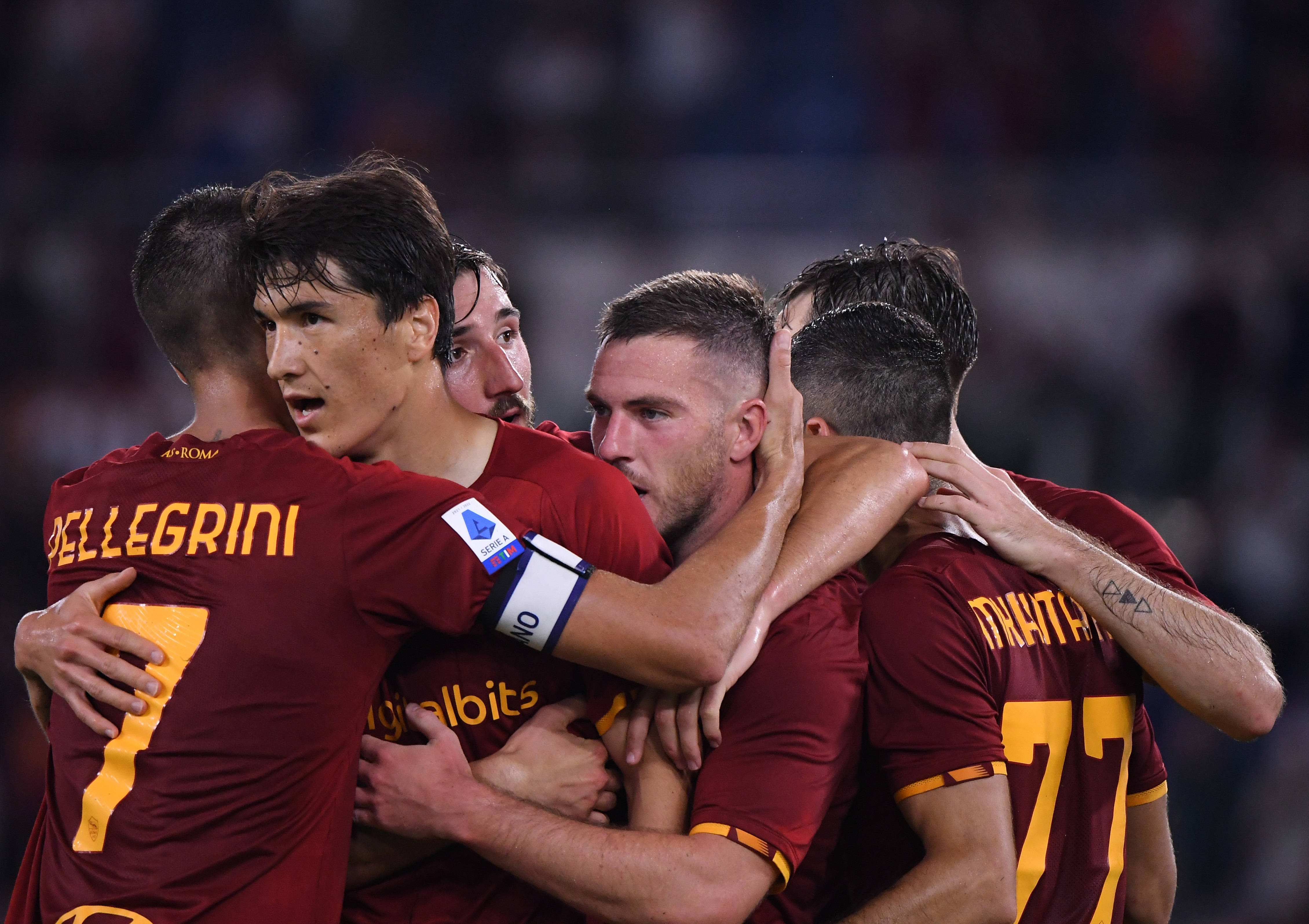 关于AC米兰控制比赛,取得胜利并领先的信息 关于AC米兰控制比赛,取得胜利并领先的信息