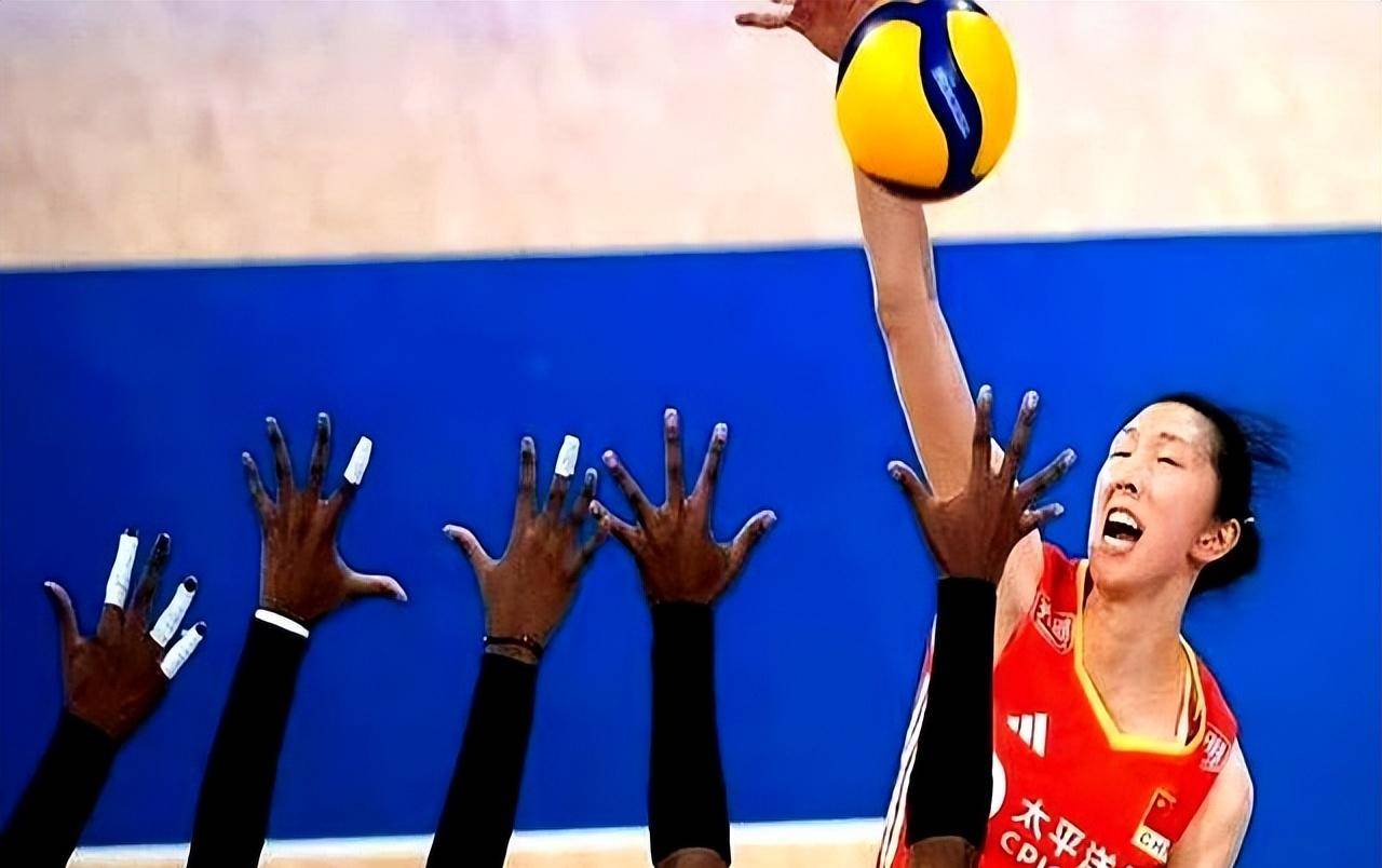 开云官网-女排激战场上绝杀，破釜沉舟逆袭夺冠的简单介绍