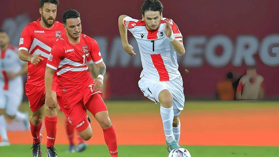 开云平台-关于马赛球队状态复苏，法甲联赛竞争渐入白热化的信息