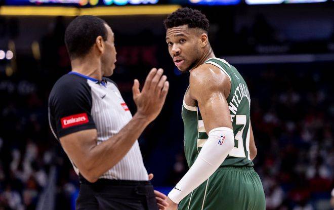 包含鹈鹕队再度陷入低谷，球员状态参差不齐的词条