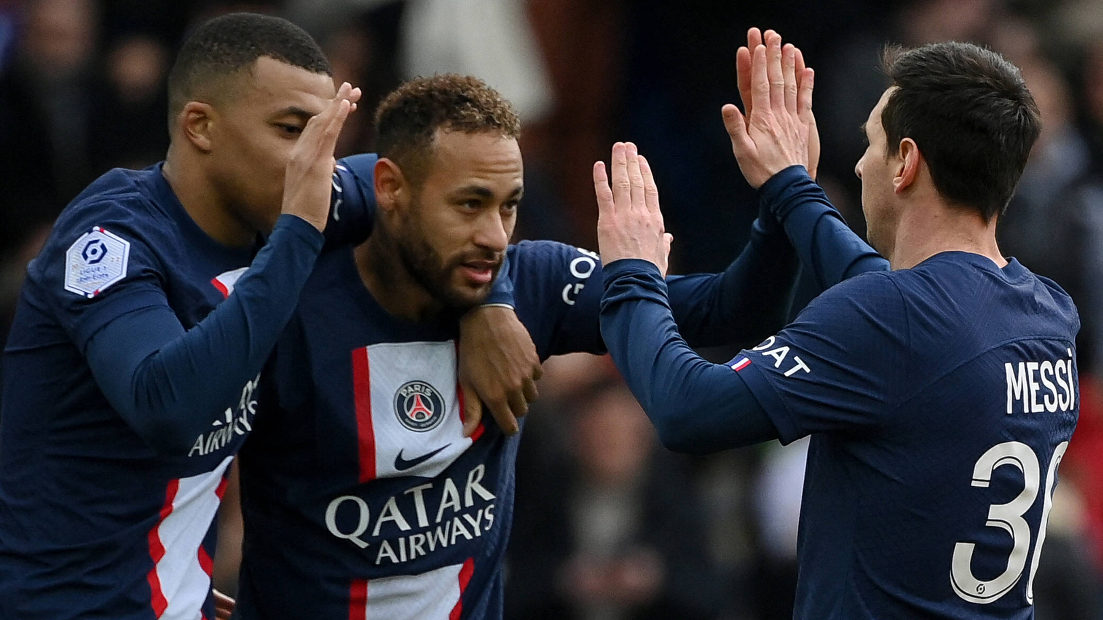 亚洲球员在欧冠赛场上披荆斩棘