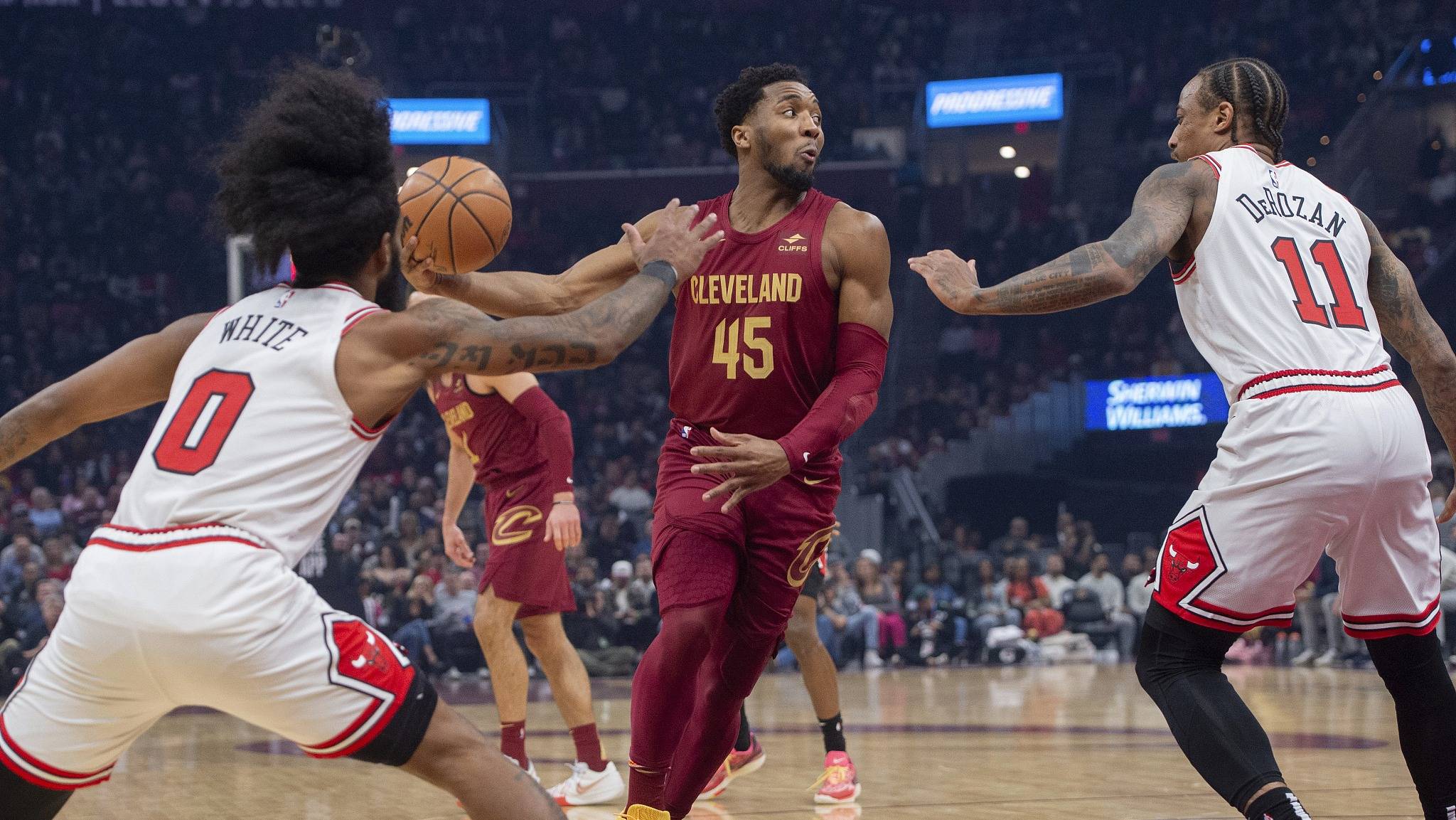 人主场惊险逆转奇才，猛龙胜公牛