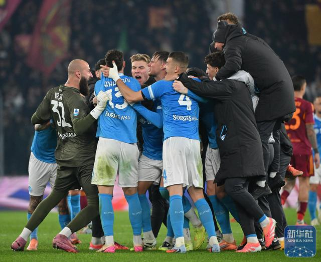 那不勒斯全队备战罗马的挑战