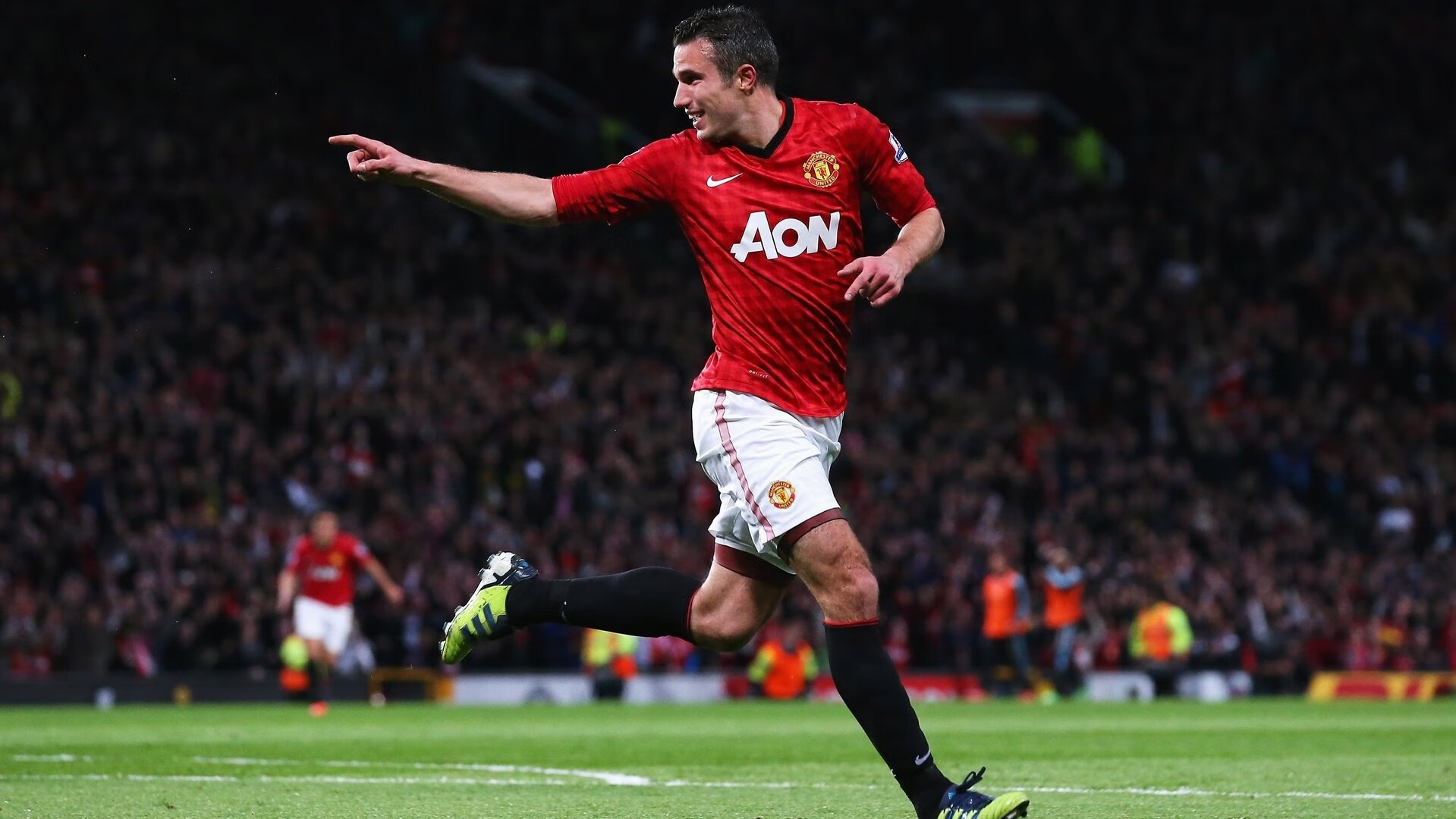 铁壁莱万锁死黄色潜艇,莱比锡红牛战术博弈险胜过关