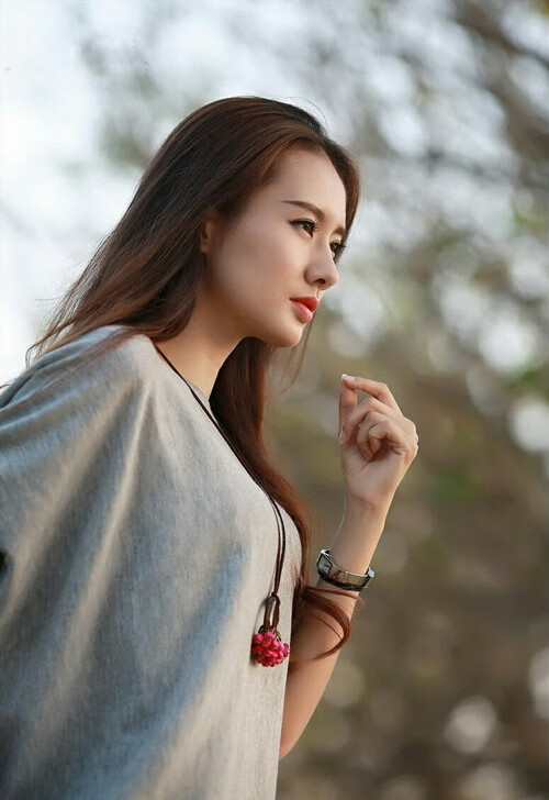 开云下载-拉文关键时刻爆发助马刺击败绿军，马刺主场上演惊天逆转