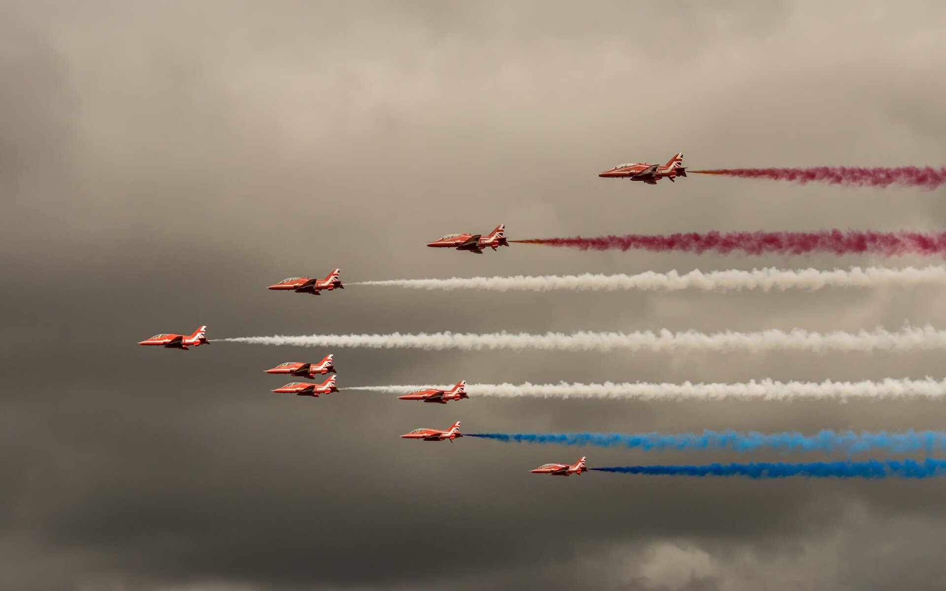 贝恩三分箭雨浇灭悬念，广厦利刃出鞘斩落魔术—论竞技体育中提前终结的冷酷美学