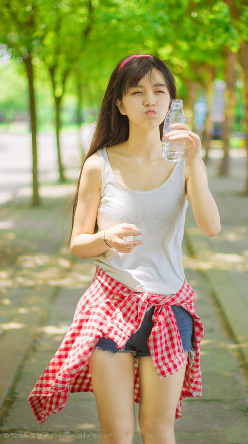 穿越时空的里程碑，当范弗利特的纪录映照国家德比之夜