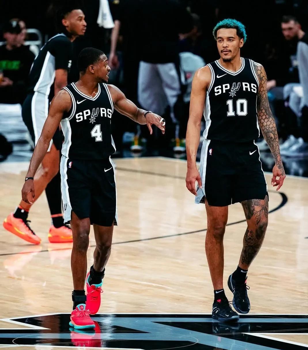 2026世界杯之夜，福克斯扛起全队