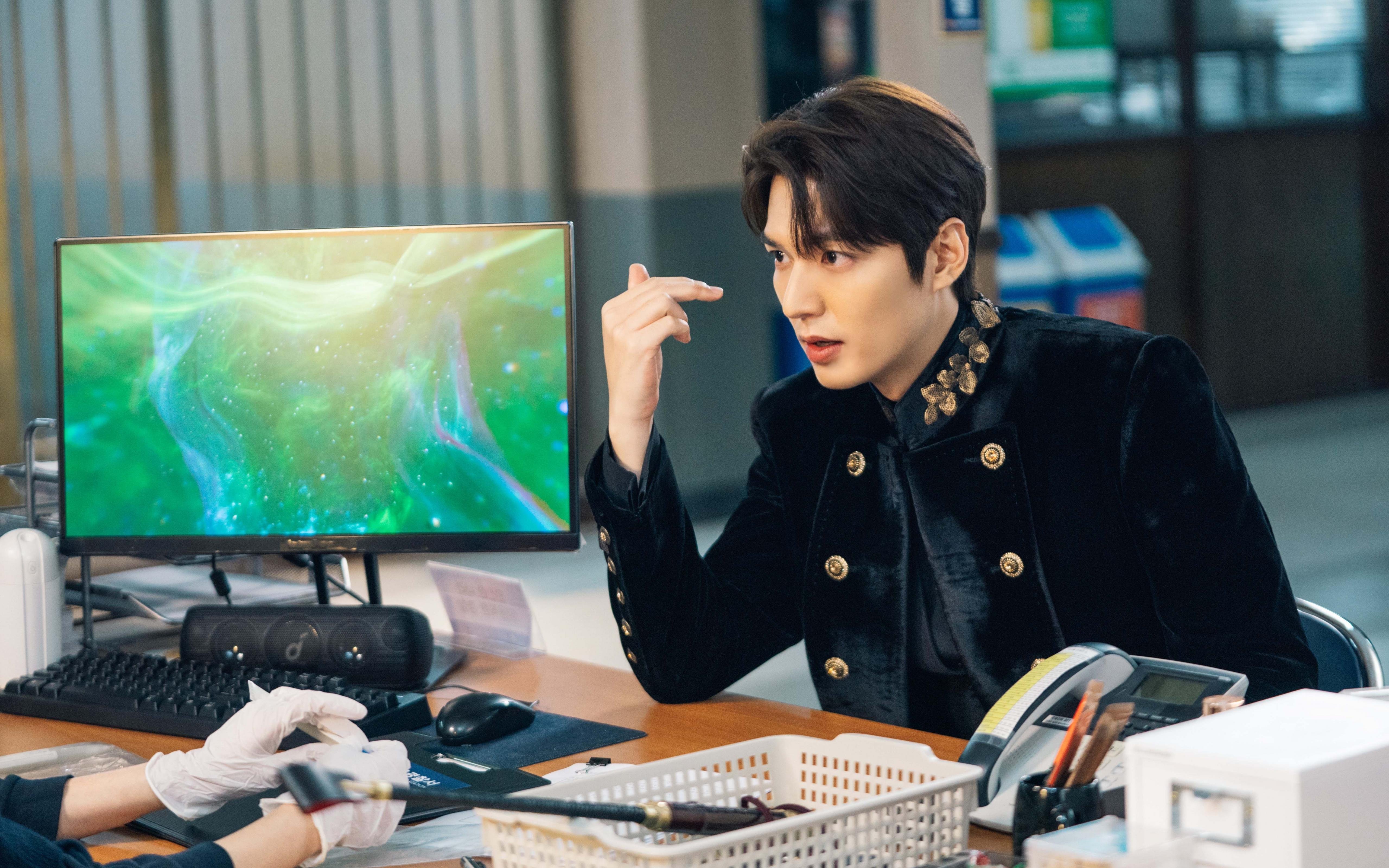 现代足球的利刃刺穿古老盾牌，维尼修斯让突尼斯防线体验降维打击