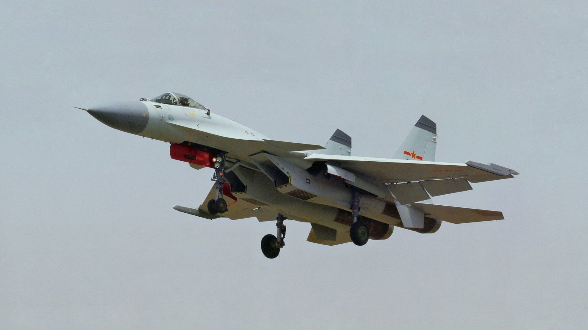 体育叙事革新，当绿茵狂胜遇见赛道接管，多维度的统治艺术